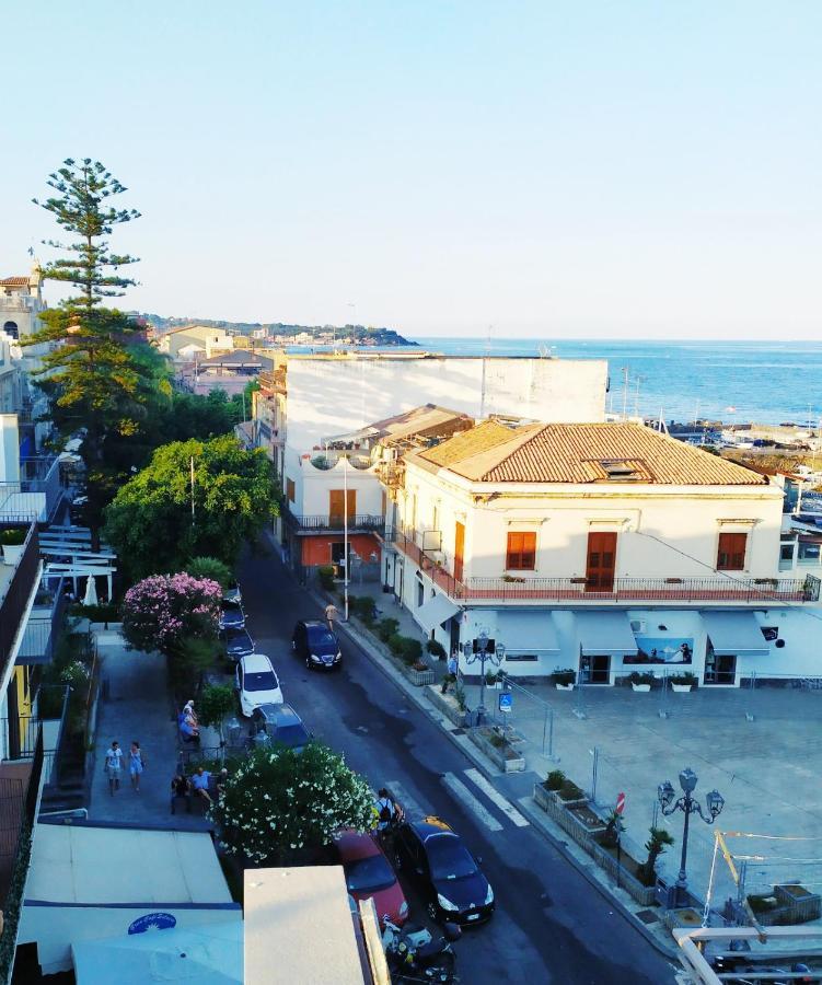 Hello B&B Aci Trezza Buitenkant foto