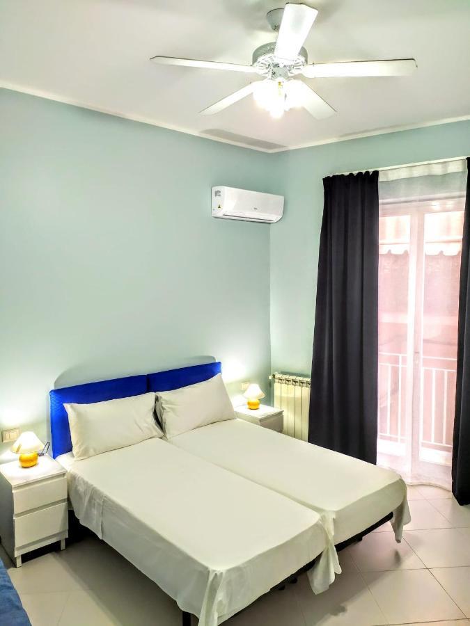 Hello B&B Aci Trezza Buitenkant foto